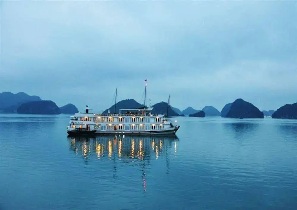 Pelican Halong Cruise