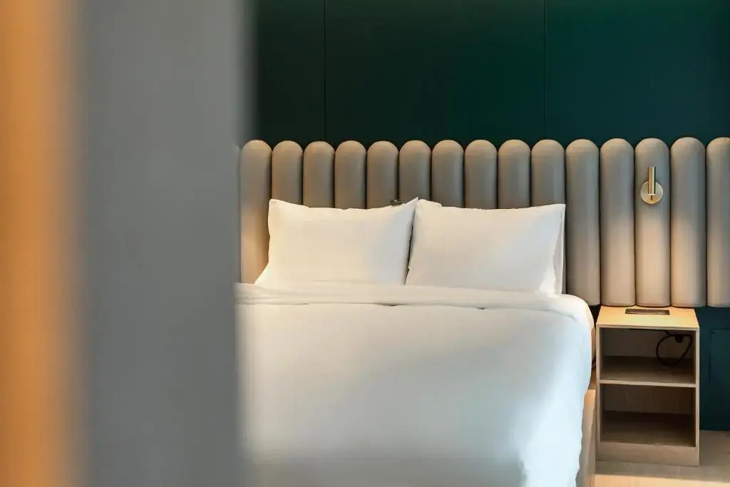Deluxe Double room with partial sea view (full double bed)