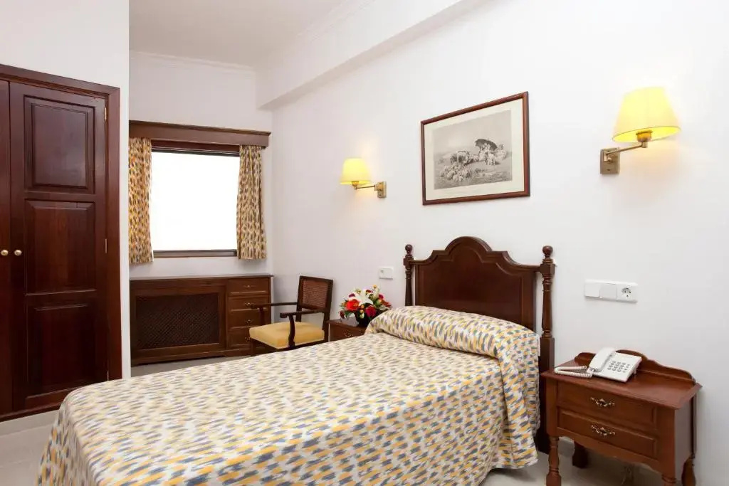 Hotel Sis Pins - Chambres