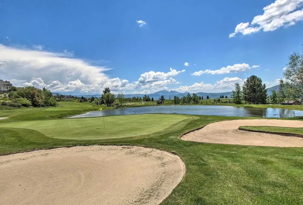 2-condo Property w/ Mtn Views by Golf & Ski Resort