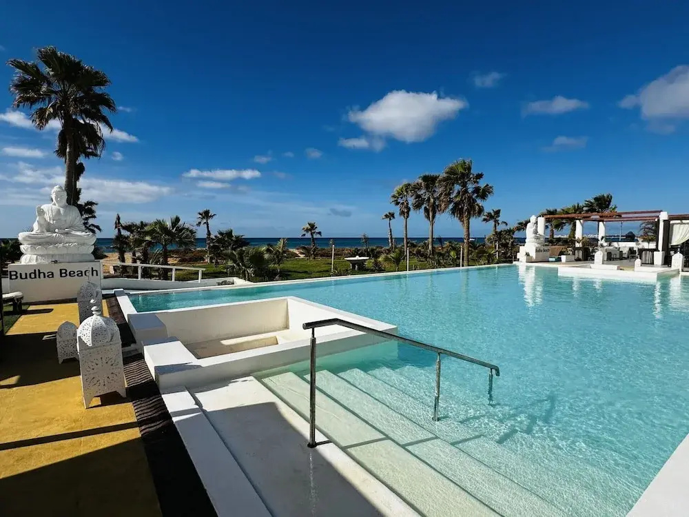 Hotel LIVVO Budha Beach