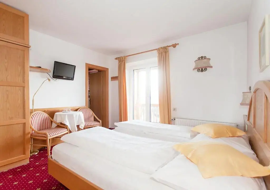 Standard Double room with balcony (full double bed)