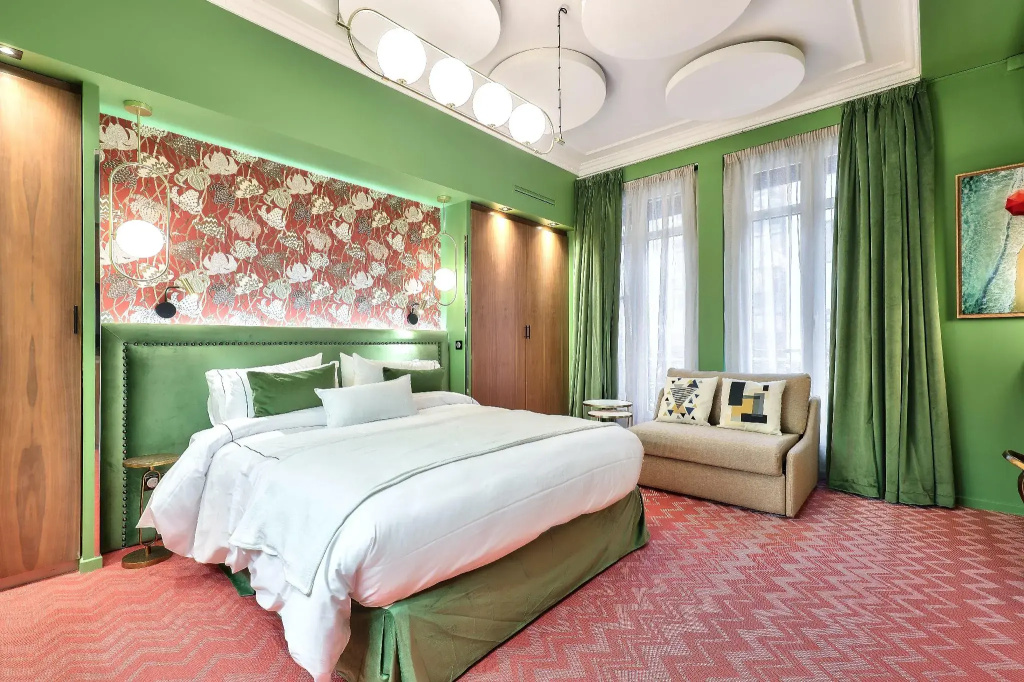 Executive Double Suite with city view (full double bed)