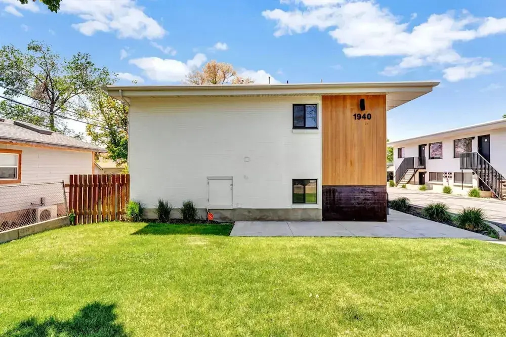 Charming 2BR w King Queen Close to SLC