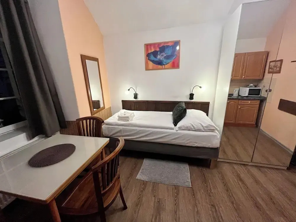 Economy room