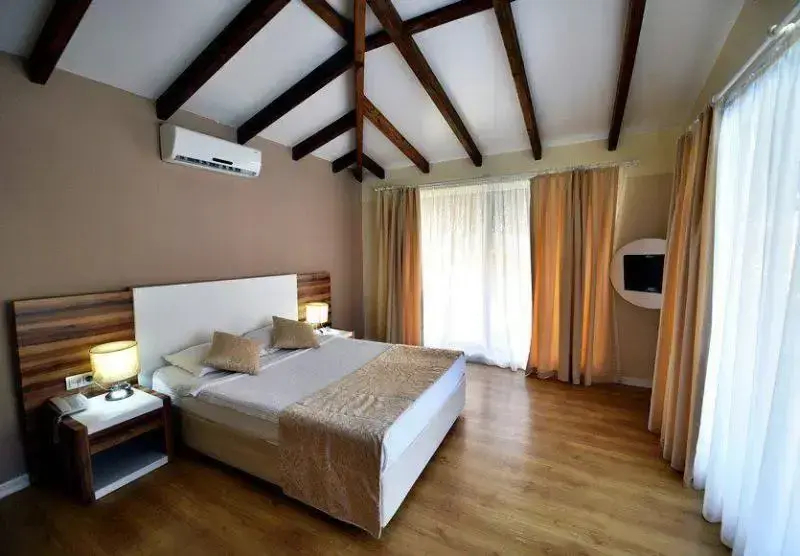 Deluxe Double Bungalow with balcony full double bed