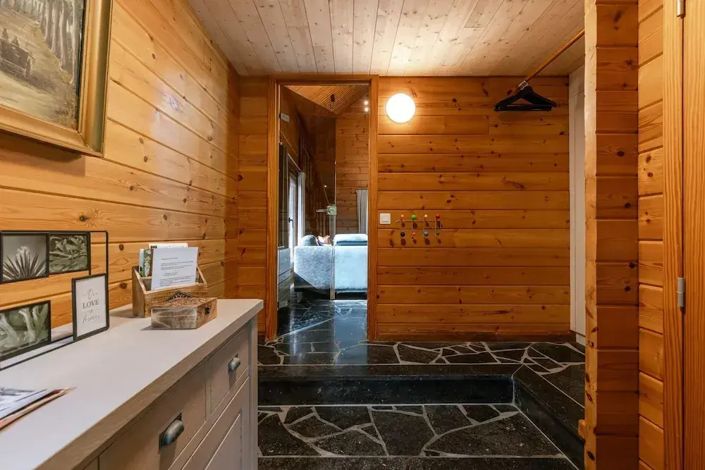 Huswell - Tranquil Retreat Cozy Chalet in the Heart of Urse - фото 17