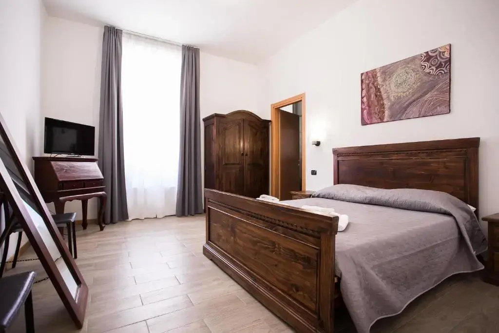 Deluxe Double room (full double bed)