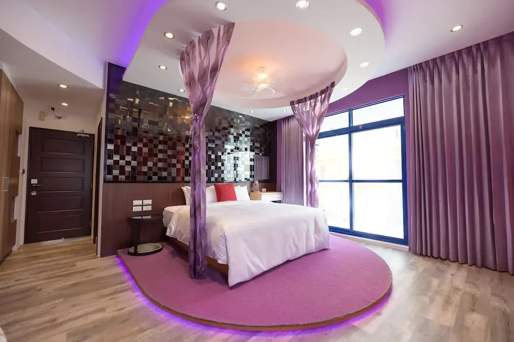Deluxe Double room with balcony (full double bed)