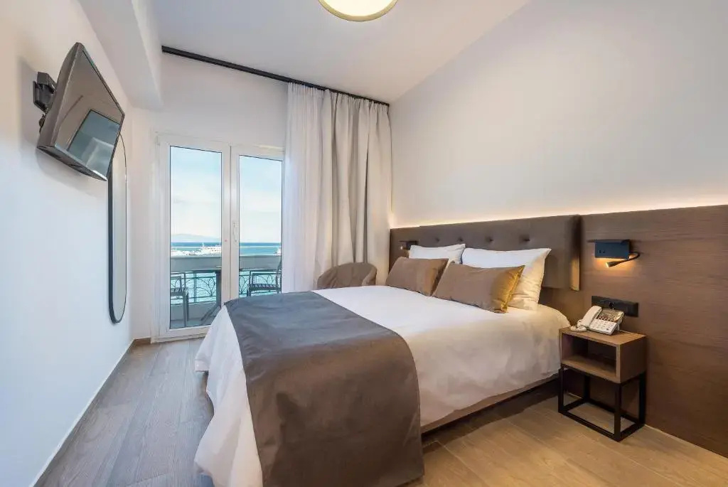 Superior Double room with sea view (full double bed)