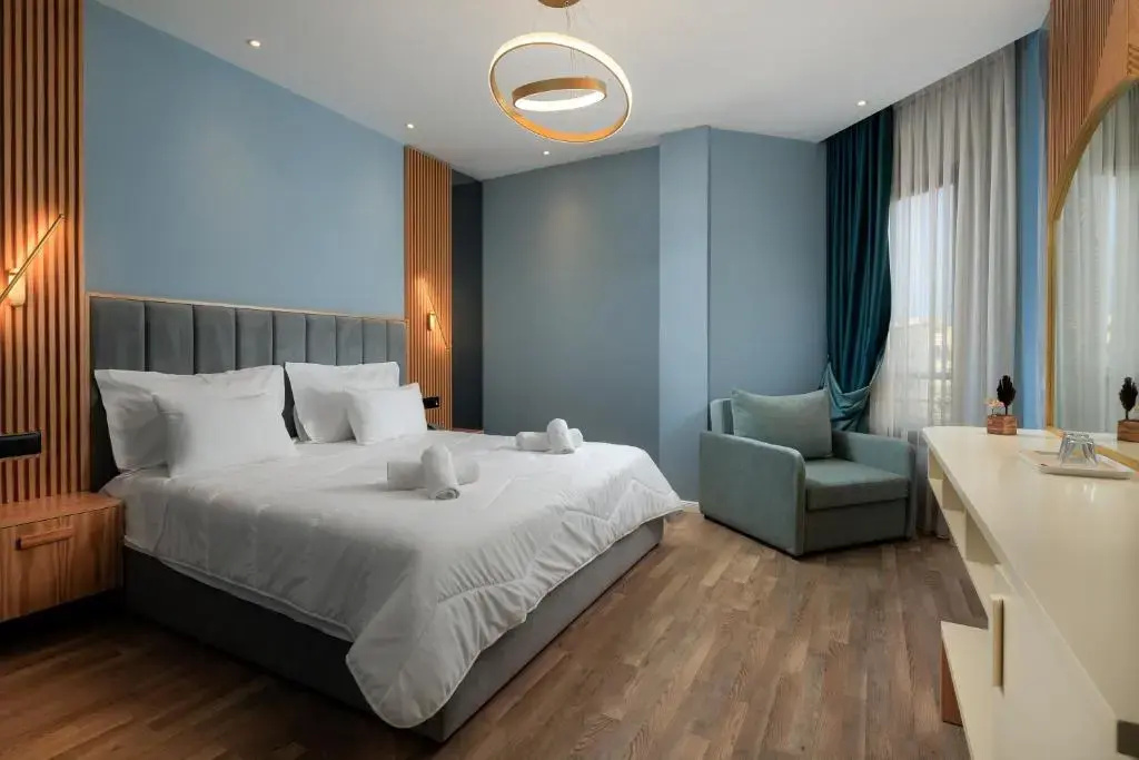 Standard Double room with partial sea view (full double bed)
