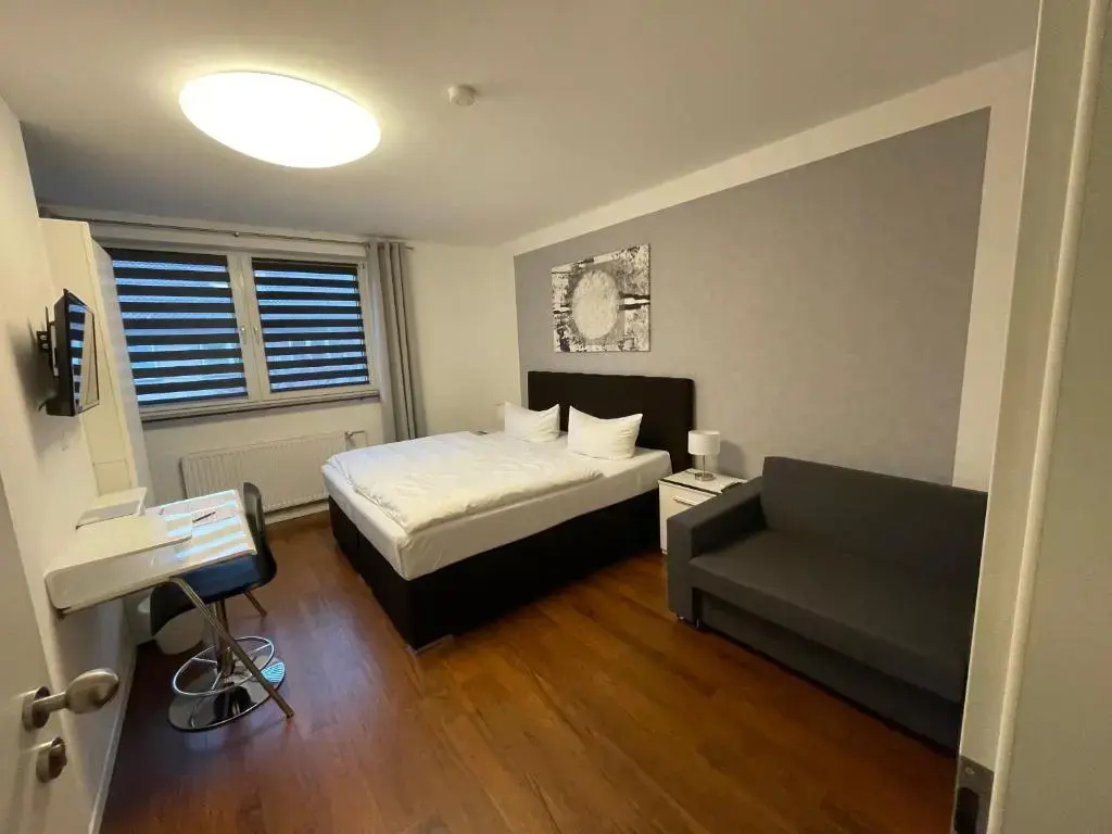 Standard Double room (full double bed)