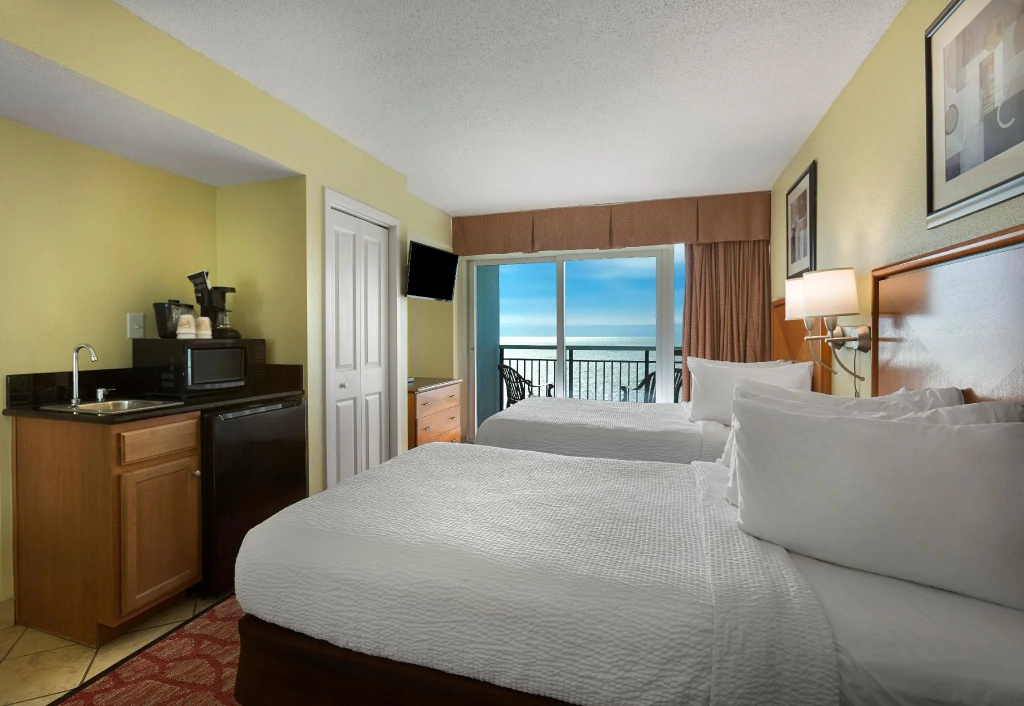 Standard Quadruple room oceanfront