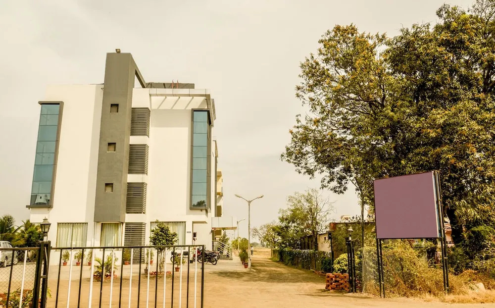 OYO 4437 Hotel Sai Sakha