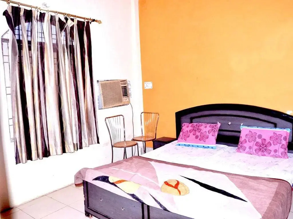 Abhiraj Guest House