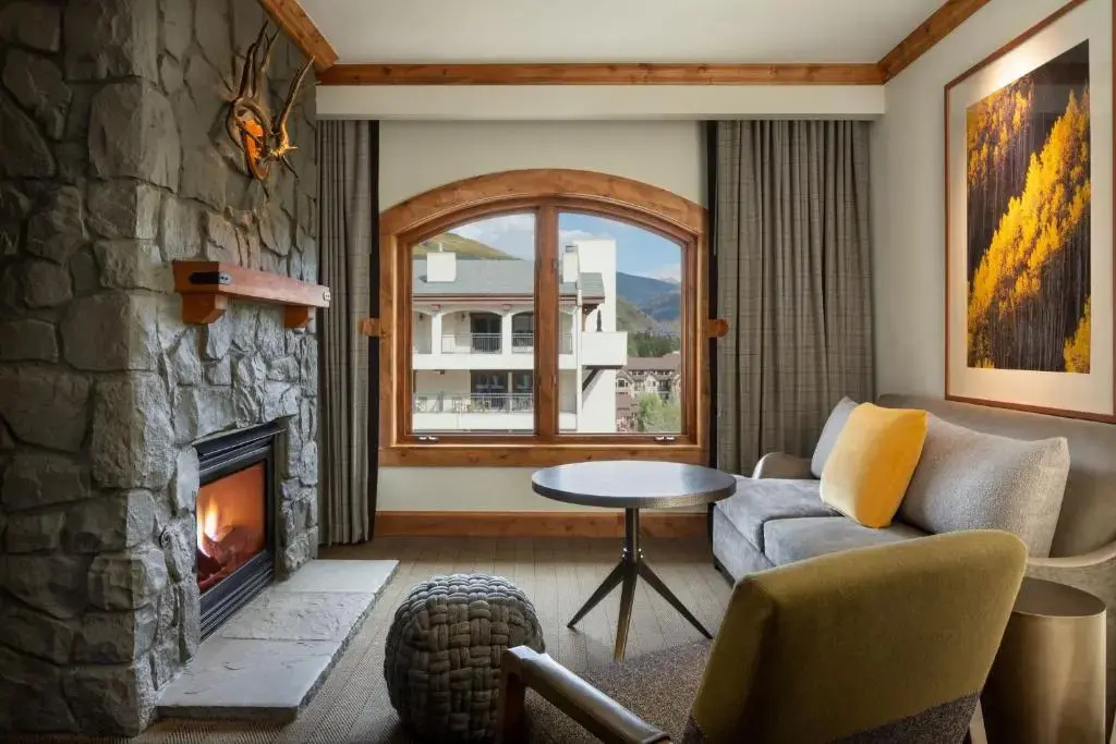 Double Junior Suite (full double bed)