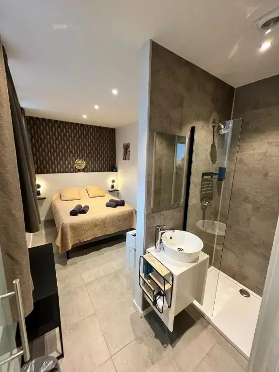 Economy room