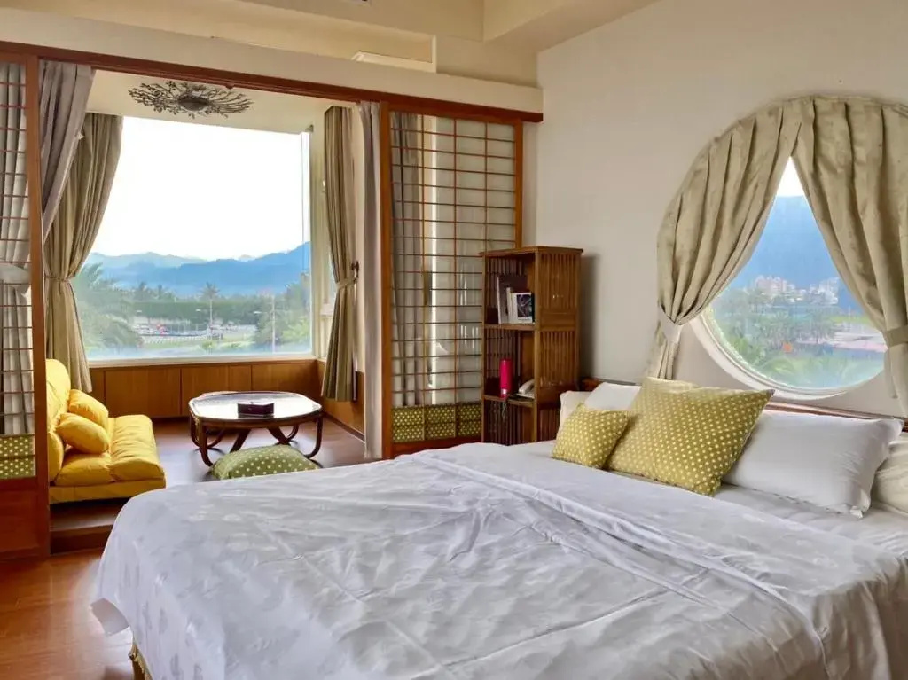 Deluxe Double room with sea view (full double bed)