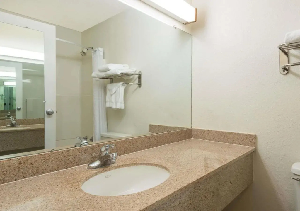 Budget Inn — фото 6