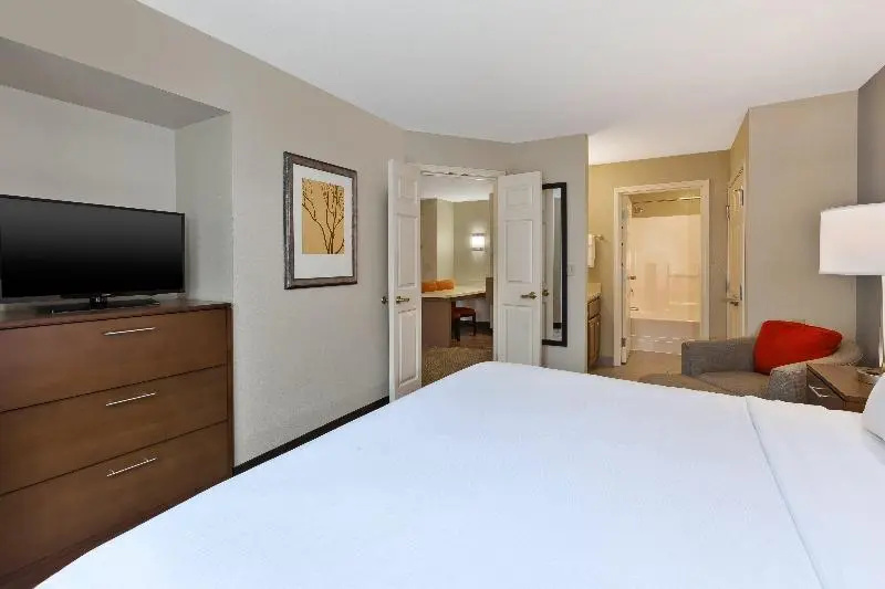 Staybridge Suites Kalamazoo by IHG - Chambres