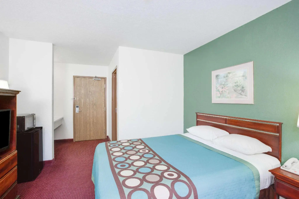 Standard Double room (full double bed)