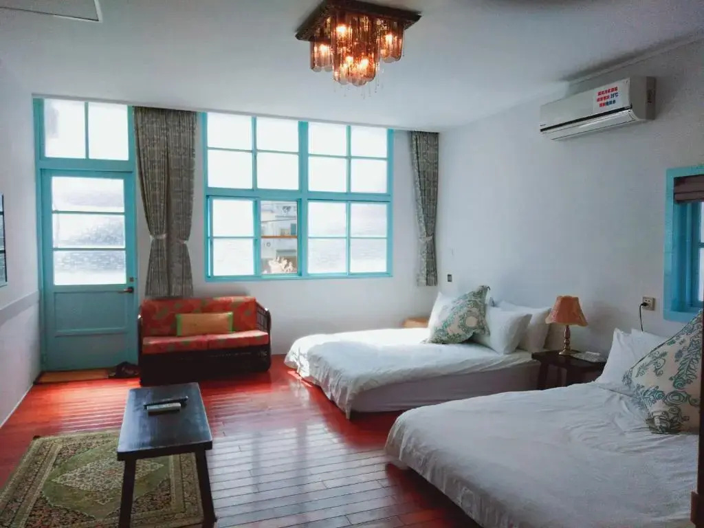 Standard Quadruple room with balcony
