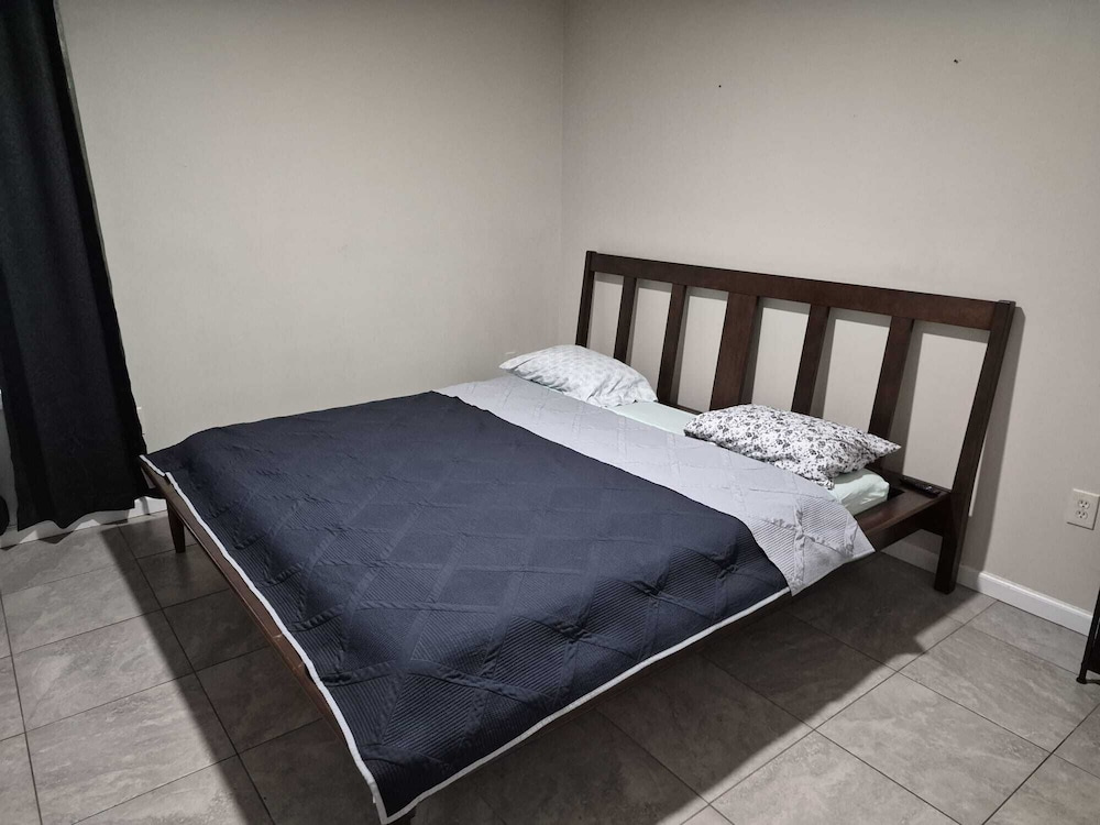 Modern Quiet Suite