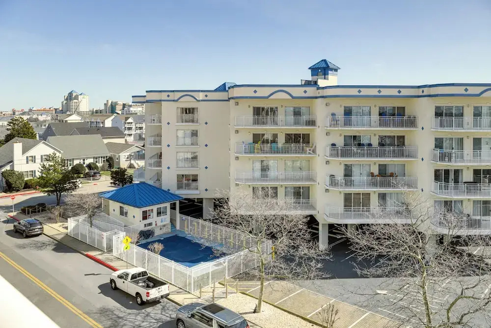 Steps to Boardwalk! 4th-floor Ocean City Beach Gem
