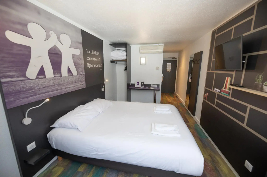 Superior Double room (full double bed)