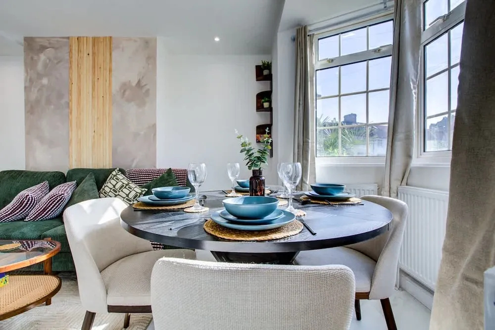 Perfect Booking Stylish 3 Bed House in Enfield