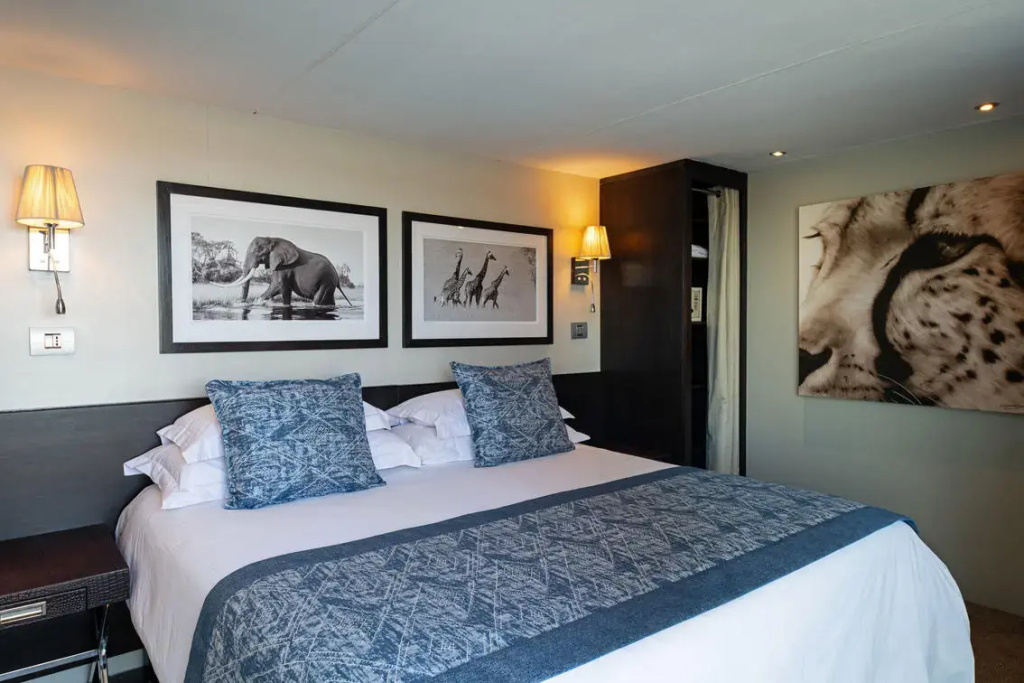 Standard Single Suite