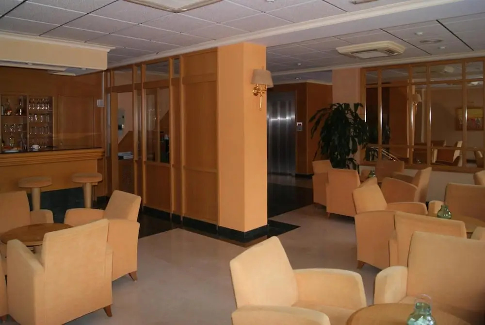 Lobby & Reception
