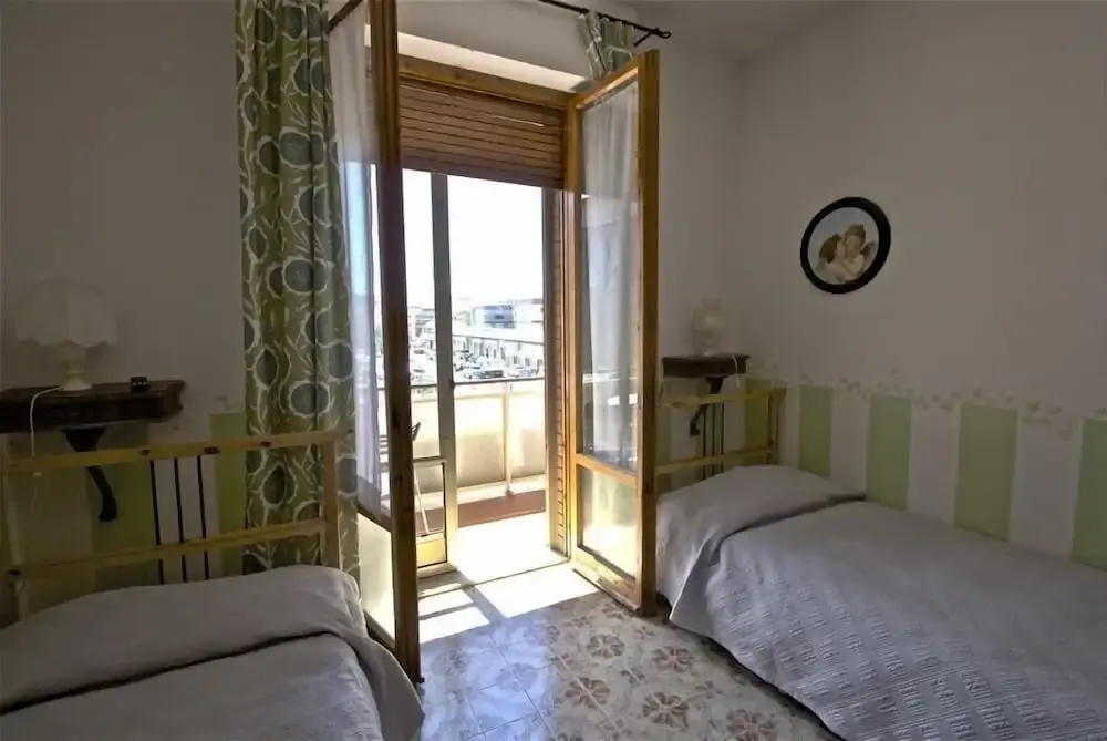 Standard Double room with balcony (twin beds)