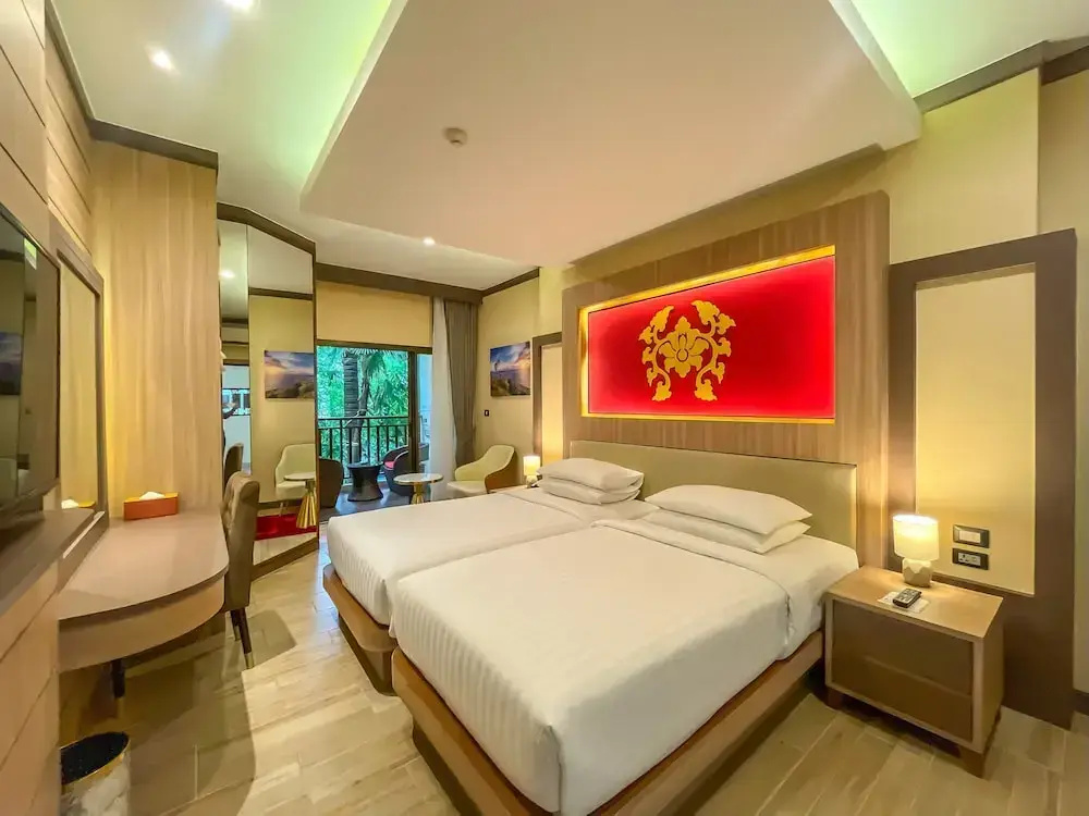 Deluxe Double room with balcony and with garden view (twin beds)