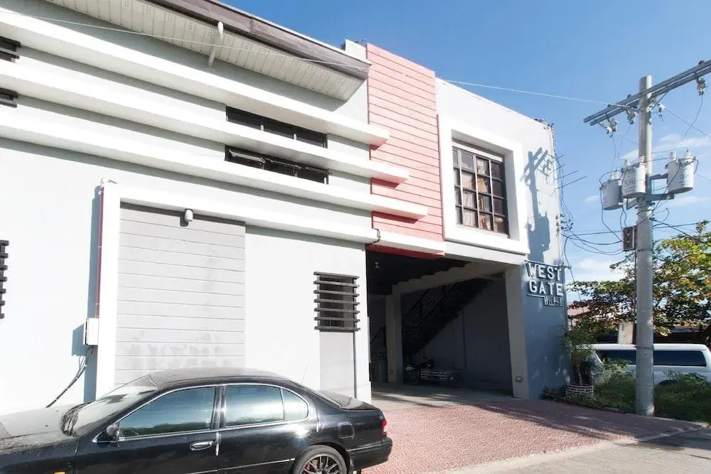 RedDoorz Plus near Laoag International Airport