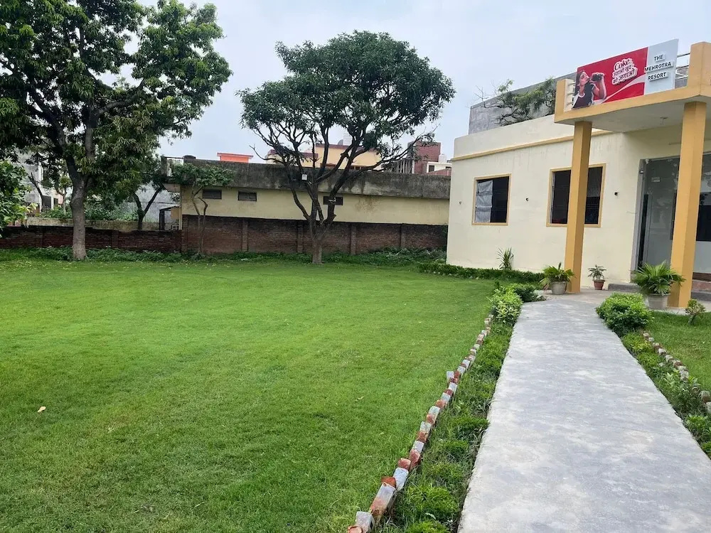 ThE MeHrOtRa ReSoRt