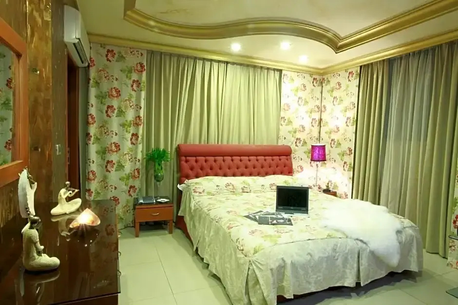 Deluxe Double room with sea view (full double bed)