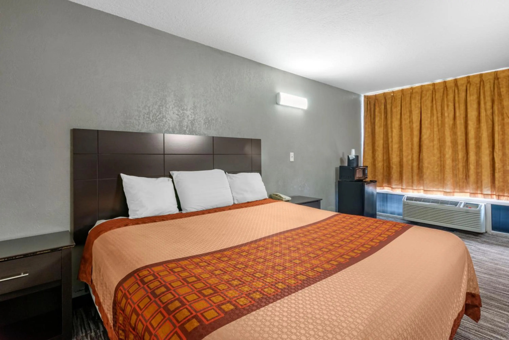 Rodeway Inn Clearwater - Largo — 3