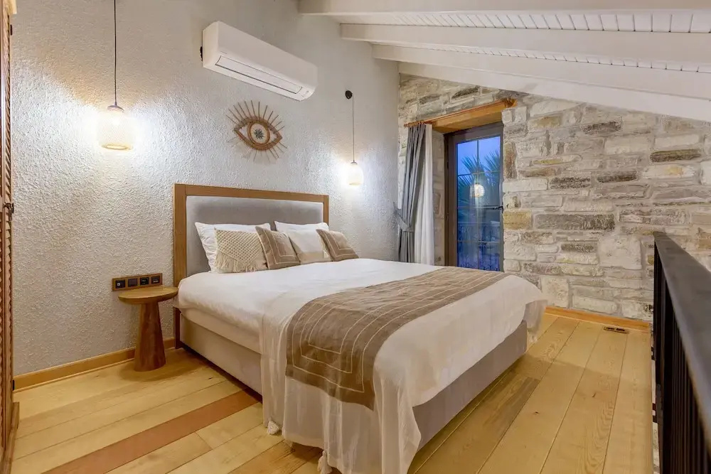 Suite with balcony