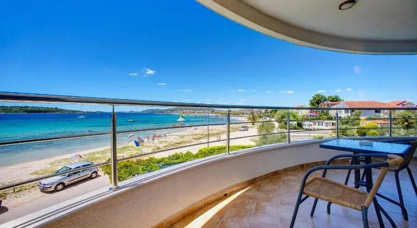 Beach & Waterfront