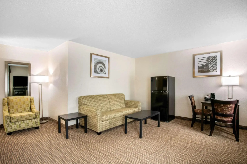 Quadruple Suite