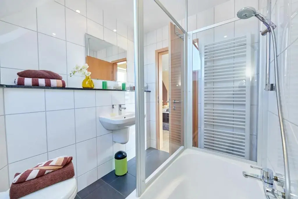 Standard Double room with balcony (full double bed)