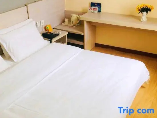 Deluxe Double room (full double bed)