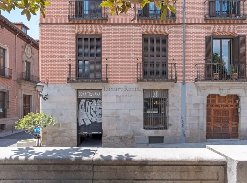 LA Latina III