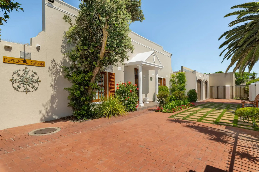 Meerendal Cottage-Affordable Luxury