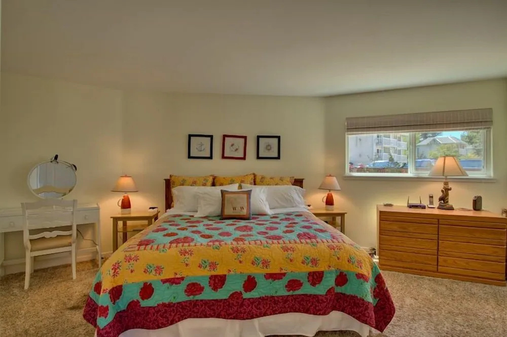 Private Beach, Pool Table, Close to Everything — 2