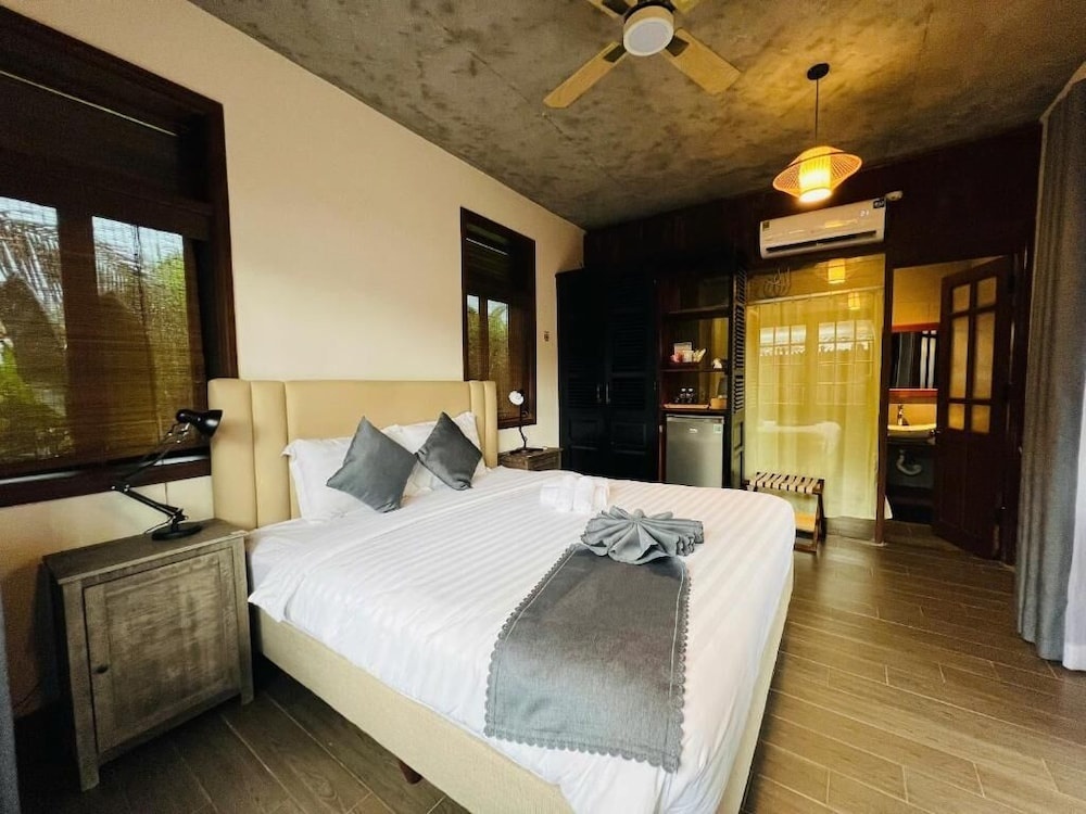 Hoianbang Beach Front Villa & Restaurant in Da Nang