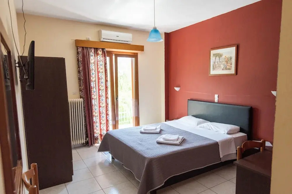 Standard Double room with balcony (full double bed)