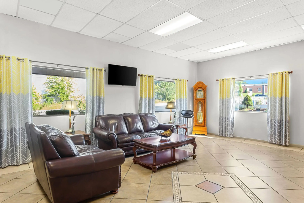 Days Inn by Wyndham Huntington — фото 3