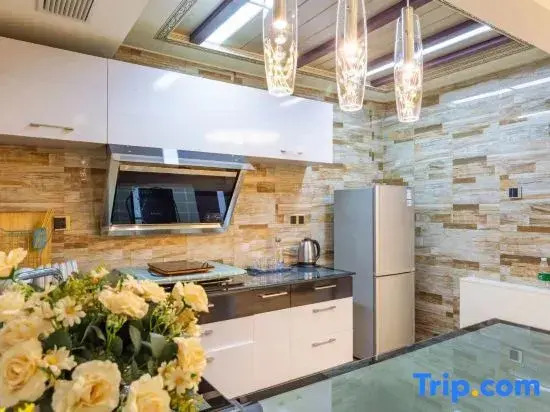 Двухместный люкс с видом на море двуспальная кровать в Rizhao Shuohai Seaview Homestay (Wanpingkou Branch)